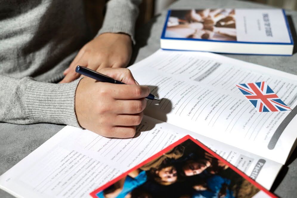 Navigating UK Immigration from Dubai: Common Pitfalls and How to Avoid Them